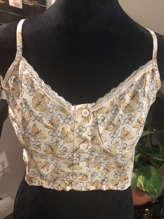 ROMWE Tops - Crop butterflies 🦋